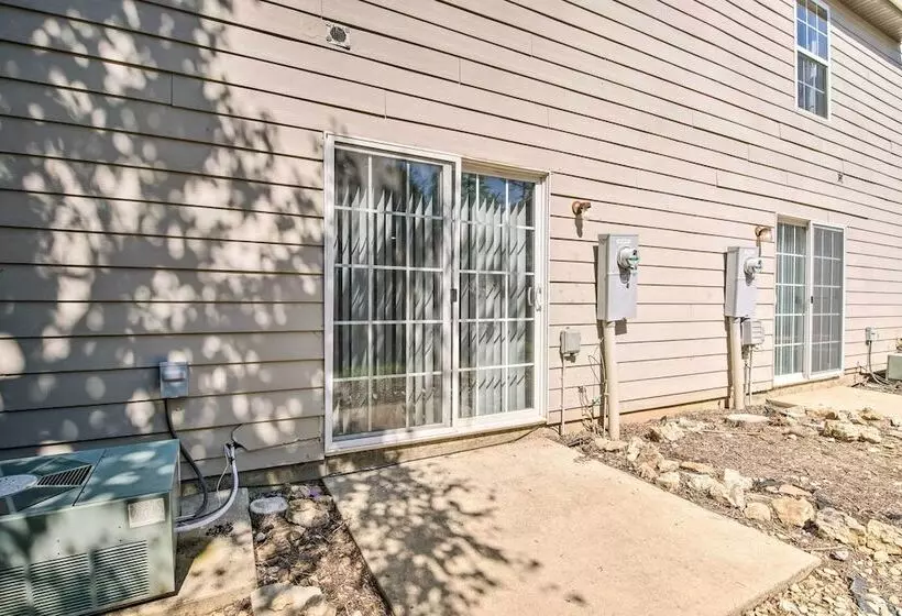 Kimberling City Getaway: Fish & Boat Nearby!