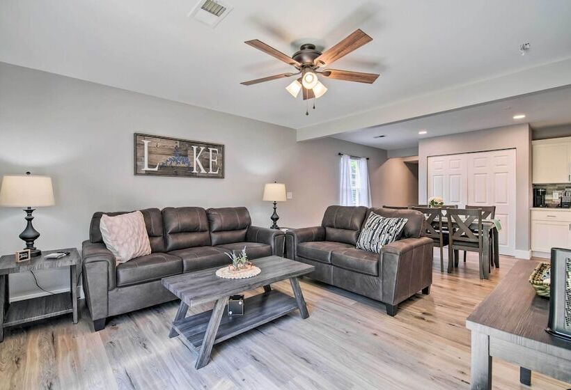 Kimberling City Getaway: Fish & Boat Nearby!