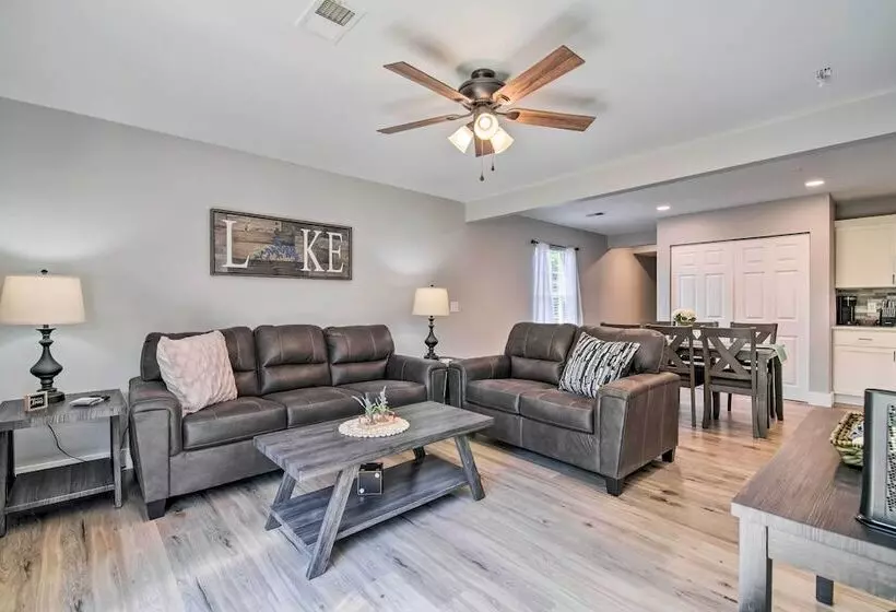 Kimberling City Getaway: Fish & Boat Nearby!