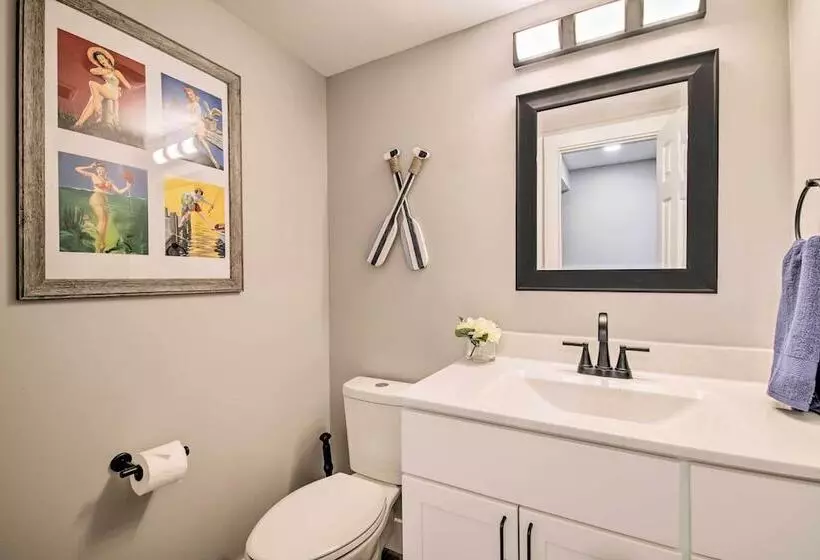 Kimberling City Getaway: Fish & Boat Nearby!