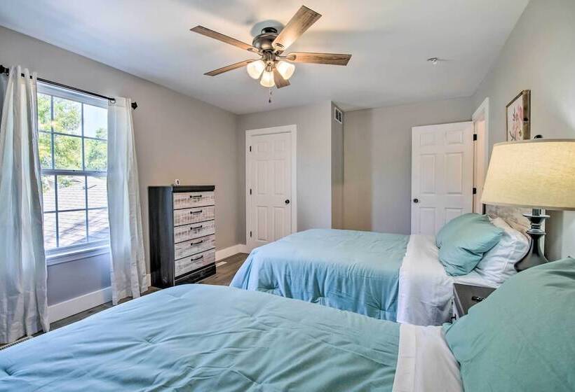 Kimberling City Getaway: Fish & Boat Nearby!