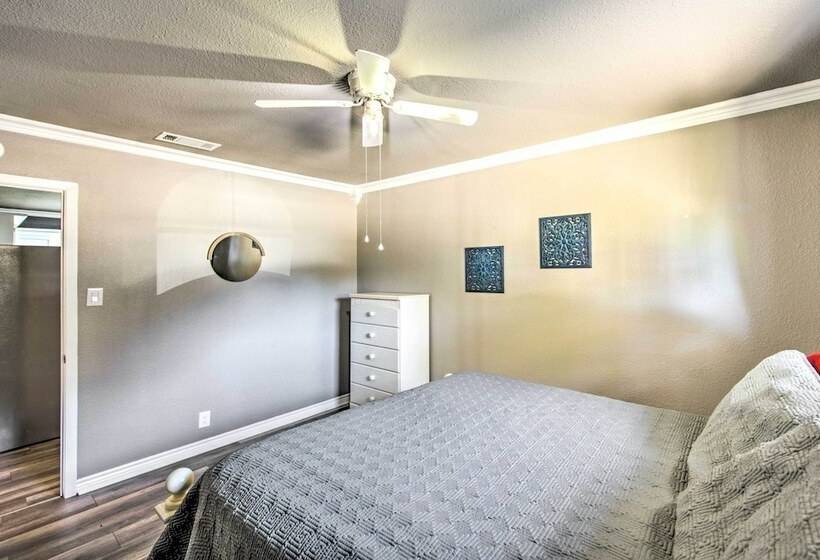 Lakefront Family Home, Recently Renovated!