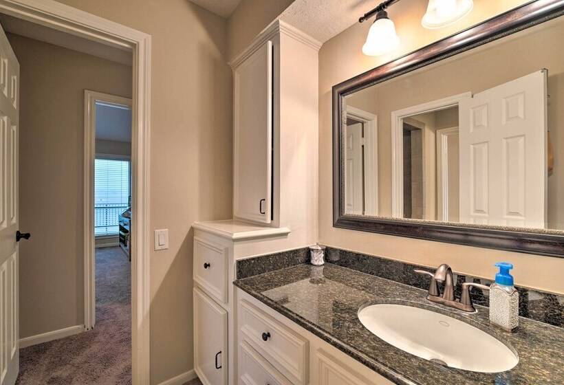 Lavish Lakefront House W/ Pool Table & Patio!