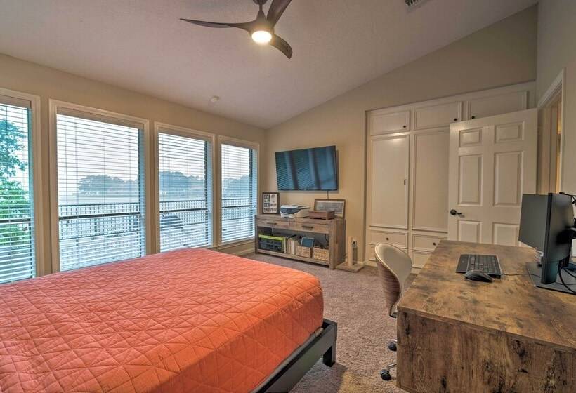 Lavish Lakefront House W/ Pool Table & Patio!