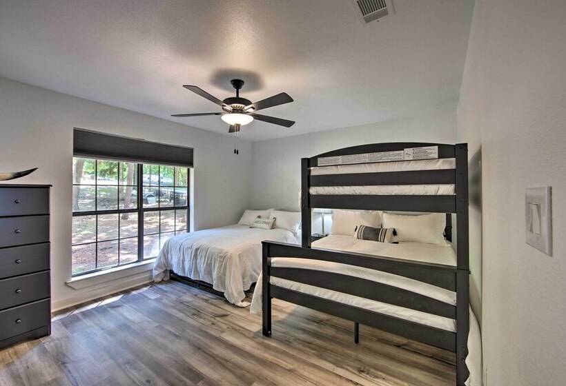 Luxe Lakehouse W/ Sunset Views On Lake Palestine!