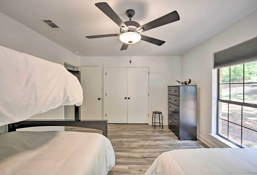 Luxe Lakehouse W/ Sunset Views On Lake Palestine!