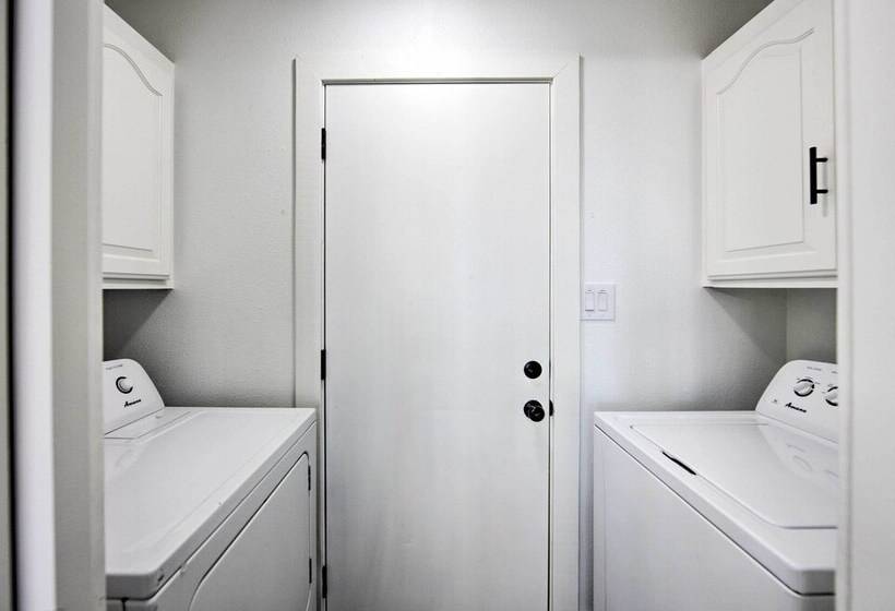 Luxe Lakehouse W/ Sunset Views On Lake Palestine!