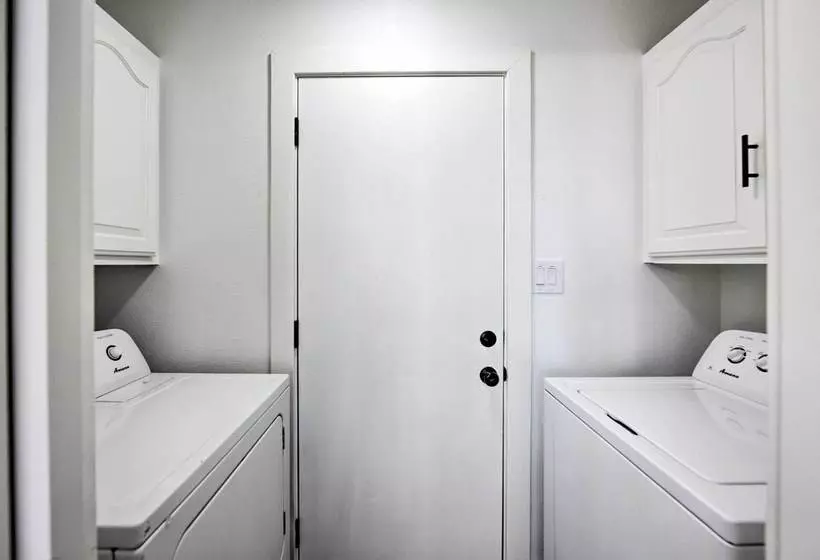 Luxe Lakehouse W/ Sunset Views On Lake Palestine!