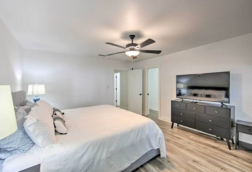 Luxe Lakehouse W/ Sunset Views On Lake Palestine!