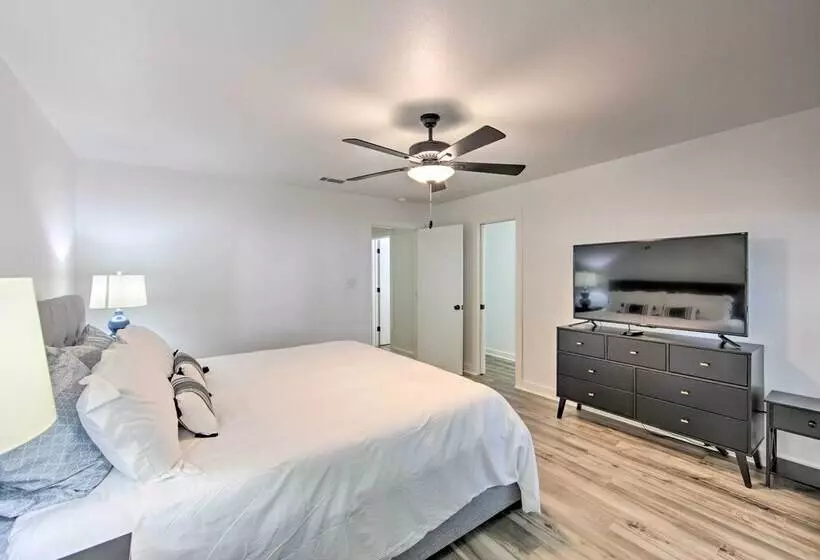 Luxe Lakehouse W/ Sunset Views On Lake Palestine!