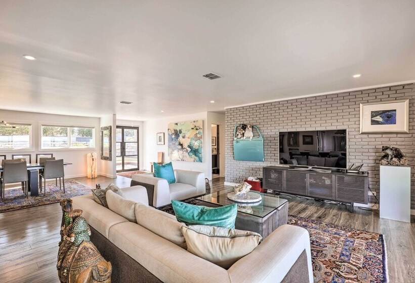 Luxe Mid Century Austin Home W/ Canyon Views