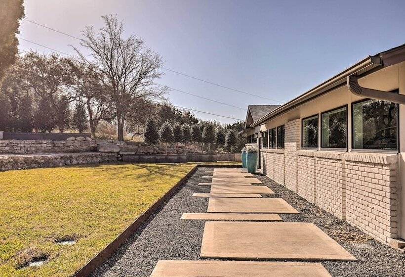 Luxe Mid Century Austin Home W/ Canyon Views