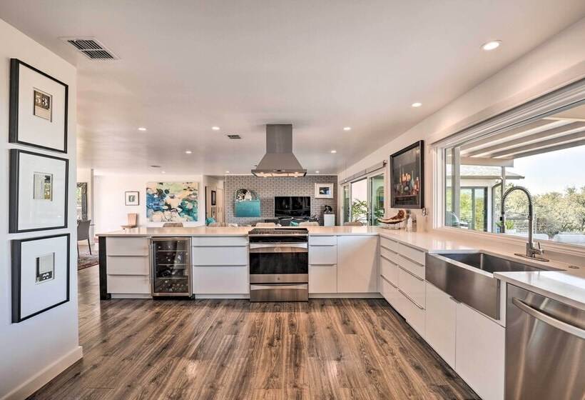 Luxe Mid Century Austin Home W/ Canyon Views