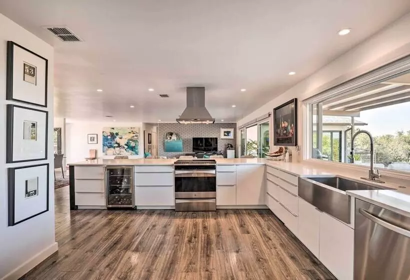 Luxe Mid Century Austin Home W/ Canyon Views