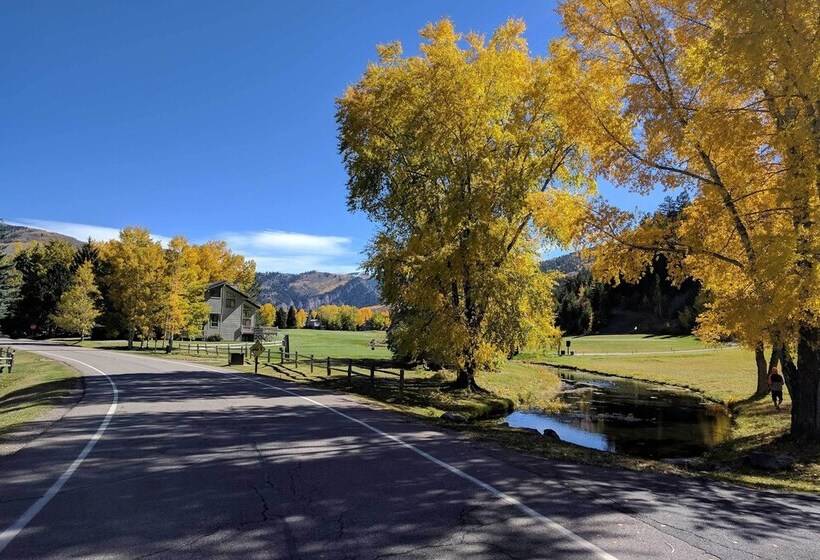 Luxe Vail Valley Retreat W/ Hot Tub!