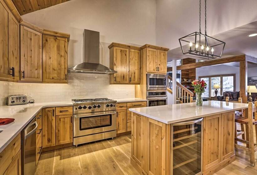 Luxe Vail Valley Retreat W/ Hot Tub!