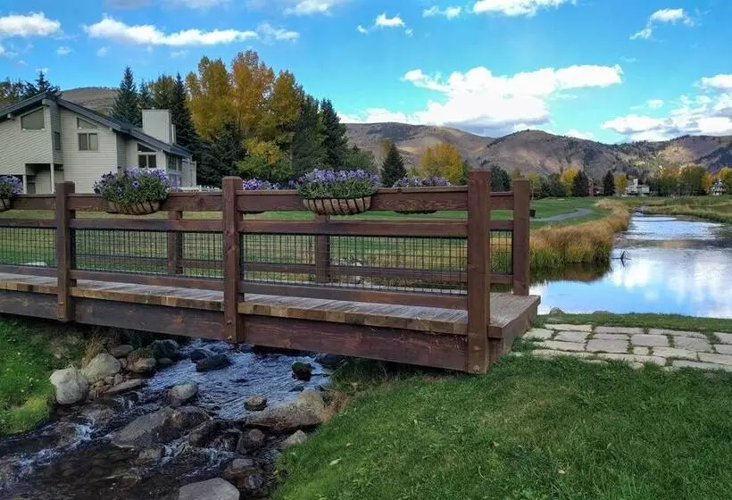 Luxe Vail Valley Retreat W/ Hot Tub!