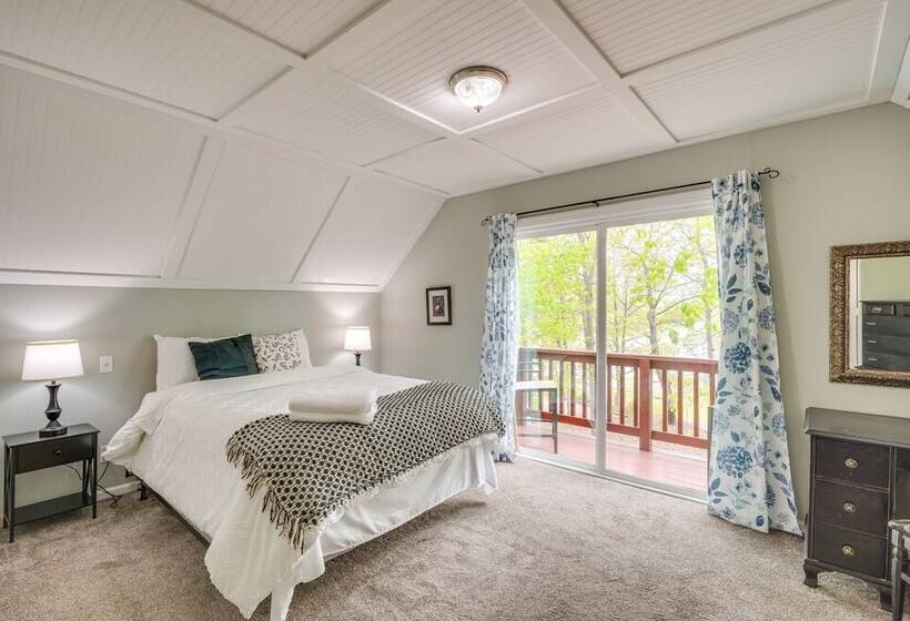 North Carolina Retreat Deck, Grills & Lake Views