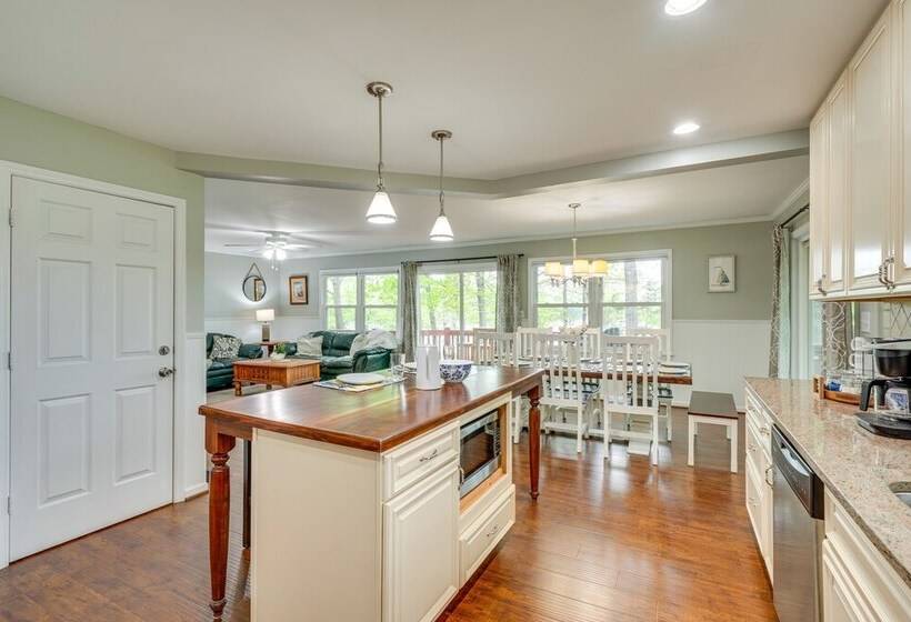 North Carolina Retreat Deck, Grills & Lake Views