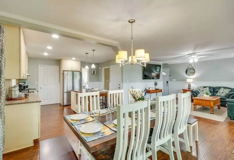 North Carolina Retreat   Deck, Grills & Lake Views