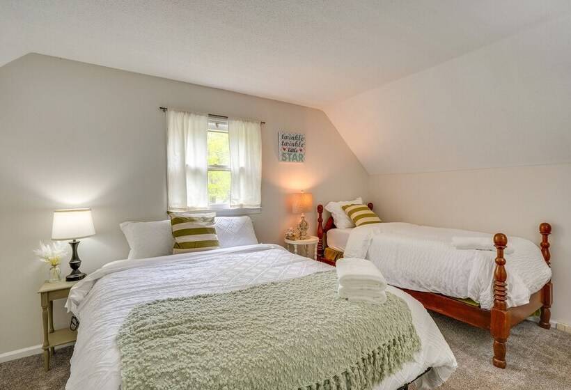 North Carolina Retreat Deck, Grills & Lake Views