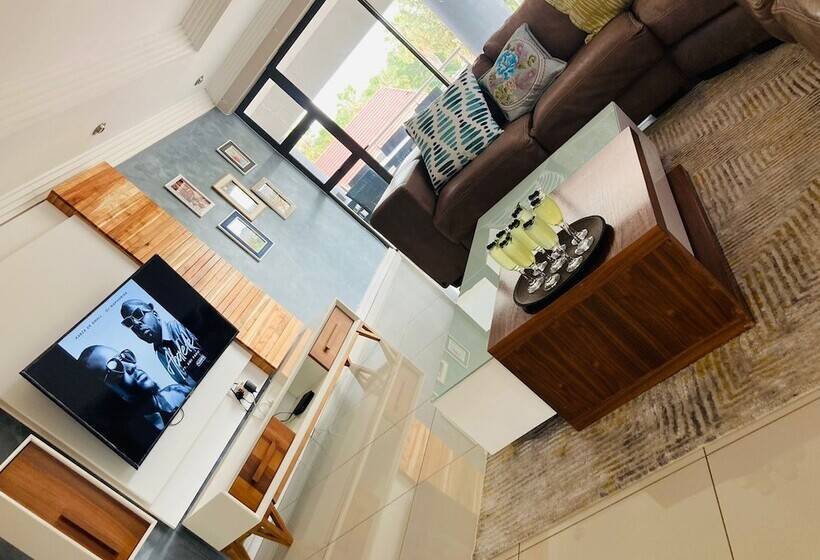 펜션 On Hill Lodge