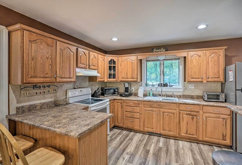 Pet Friendly Saratoga Springs Home W/ Pool!