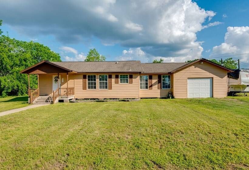 Pet Friendly Victoria Home Kayak, Fish & Golf!