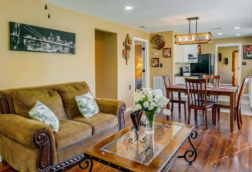 Pet Friendly Victoria Home Kayak, Fish & Golf!