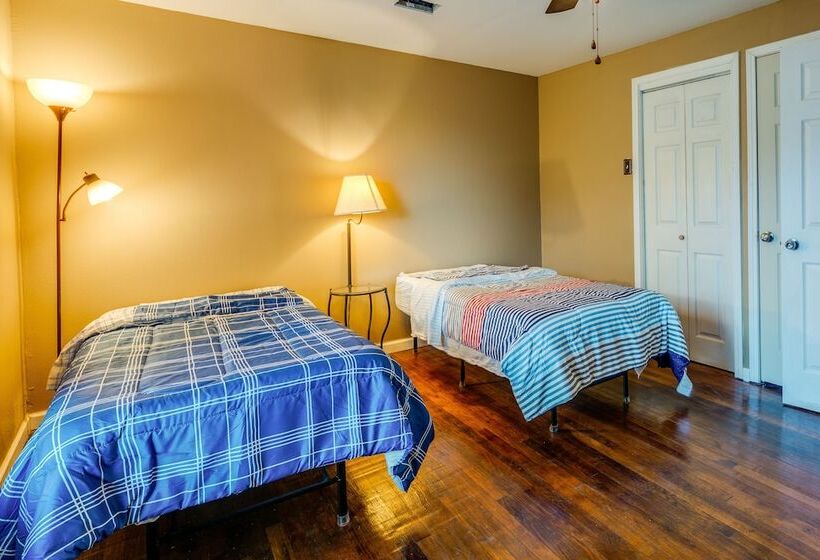 Pet Friendly Victoria Home Kayak, Fish & Golf!