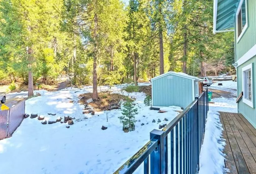 Private Family Getaway: Walk To Scotts Flat!