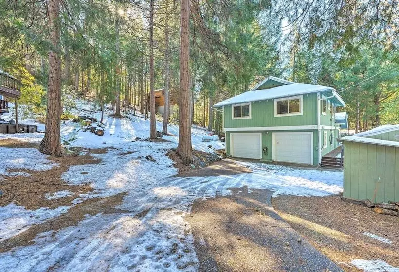Private Family Getaway: Walk To Scotts Flat!