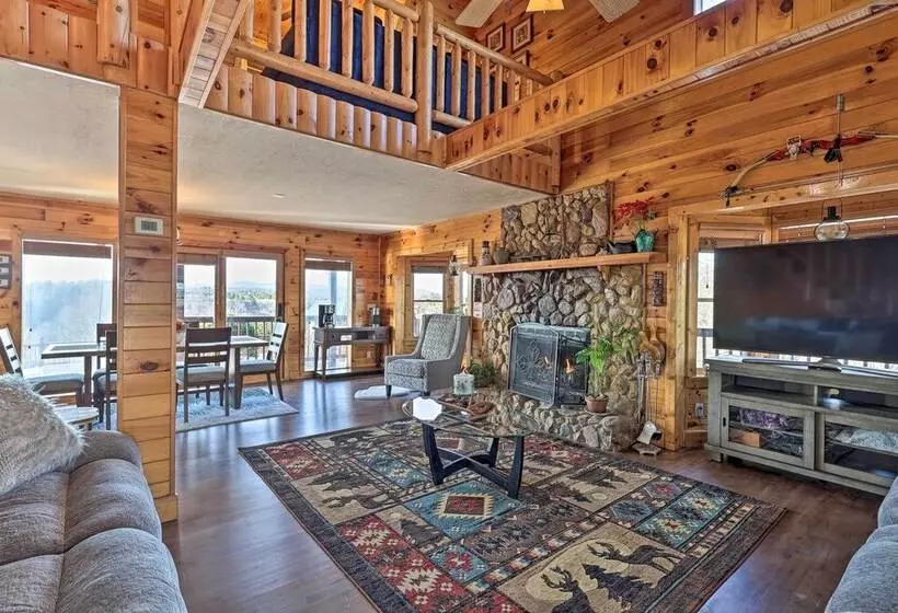 Mtn Views & Fire Pit: Rustic Piney Creek Cabin