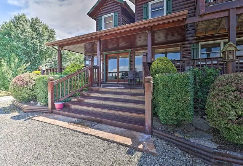 Mtn Views & Fire Pit: Rustic Piney Creek Cabin