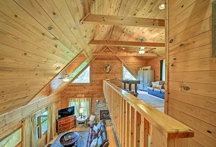 Creekside Bryson City Cabin W/ Private Hot Tub