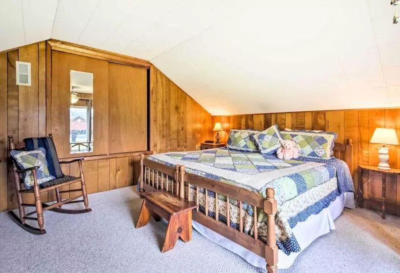 Scenic Canton Home W/ Sunroom   Near Asheville!