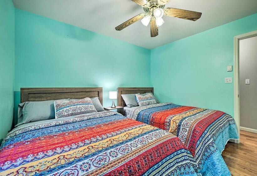 Hot Tub & Yard: Stroudsburg Home In Poconos