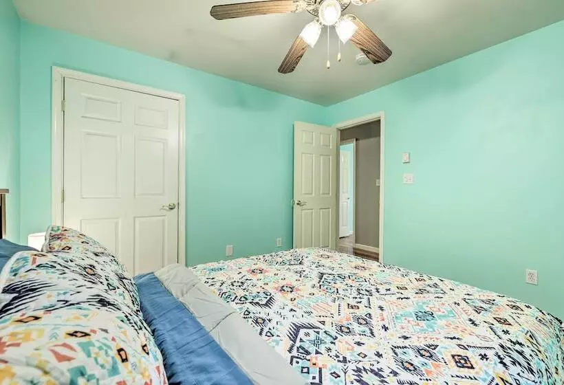 Hot Tub & Yard: Stroudsburg Home In Poconos