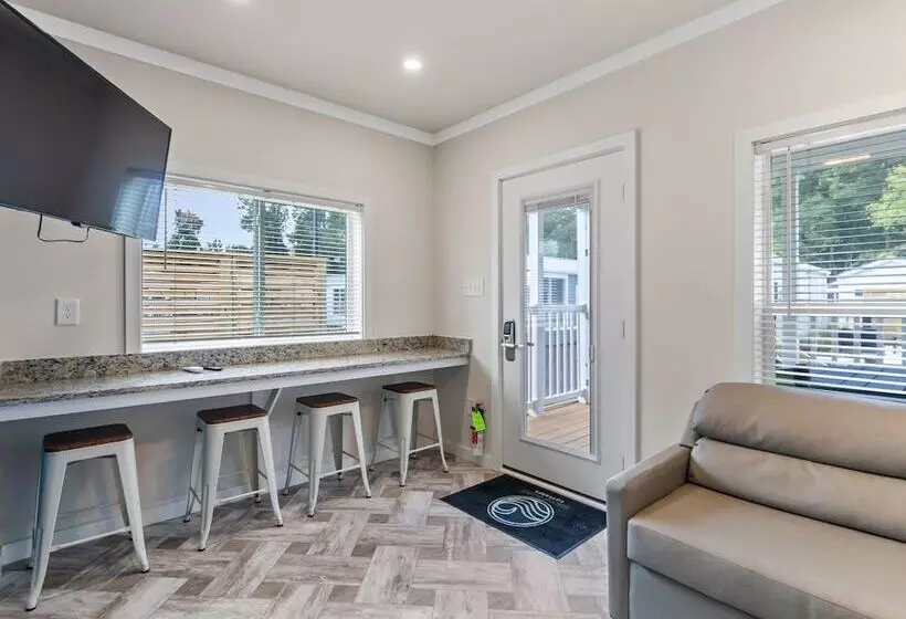 Shore Point Cottages