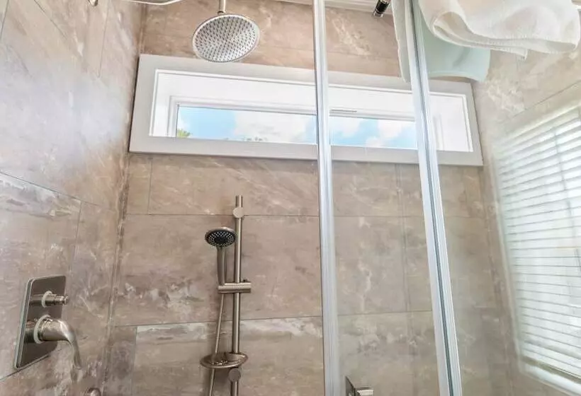 Shore Point Cottages