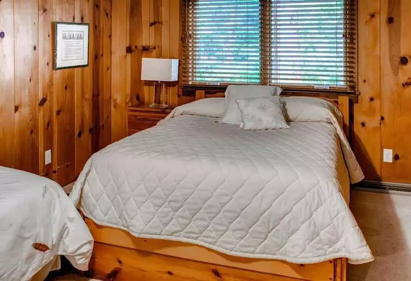 Hike, Fish & Boat: Waterfront Home In Brainerd!