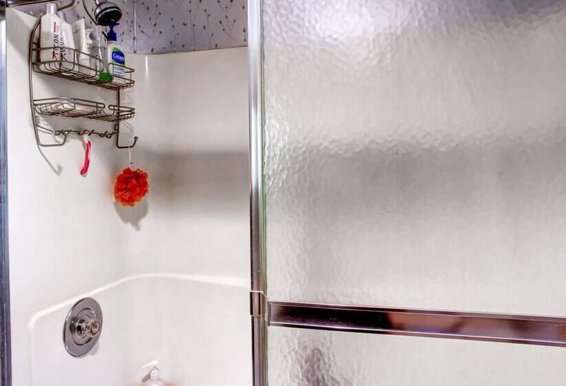 Hike, Fish & Boat: Waterfront Home In Brainerd!