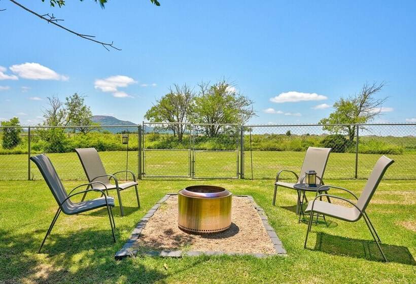 Spacious Country Home Near Ft Sill & Medicine Park