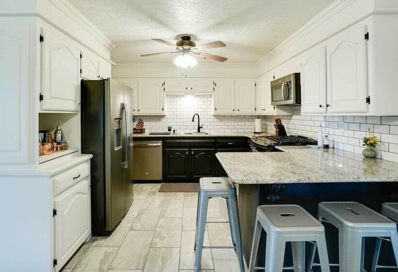 Spacious Country Home Near Ft Sill & Medicine Park
