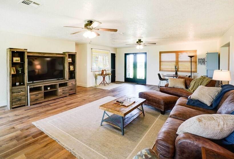 Spacious Country Home Near Ft Sill & Medicine Park