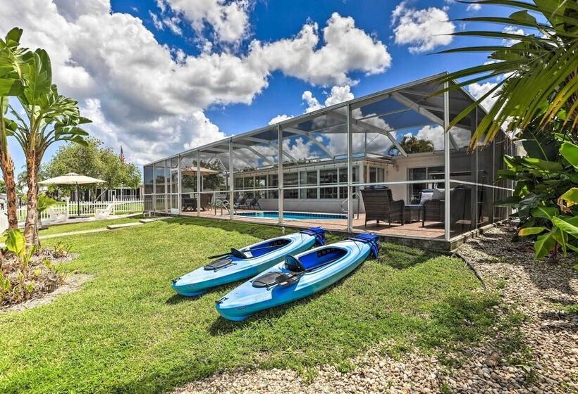 Stunning Palmetto Home W/ Boat Dock & Kayaks!