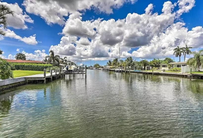 Stunning Palmetto Home W/ Boat Dock & Kayaks!