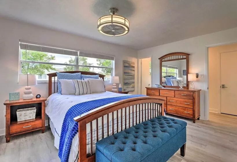 Stunning Palmetto Home W/ Boat Dock & Kayaks!