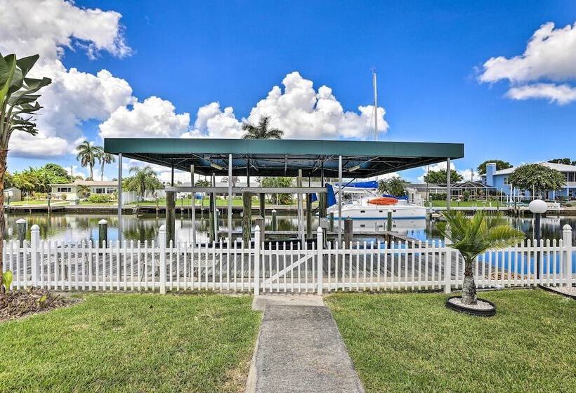 Stunning Palmetto Home W/ Boat Dock & Kayaks!