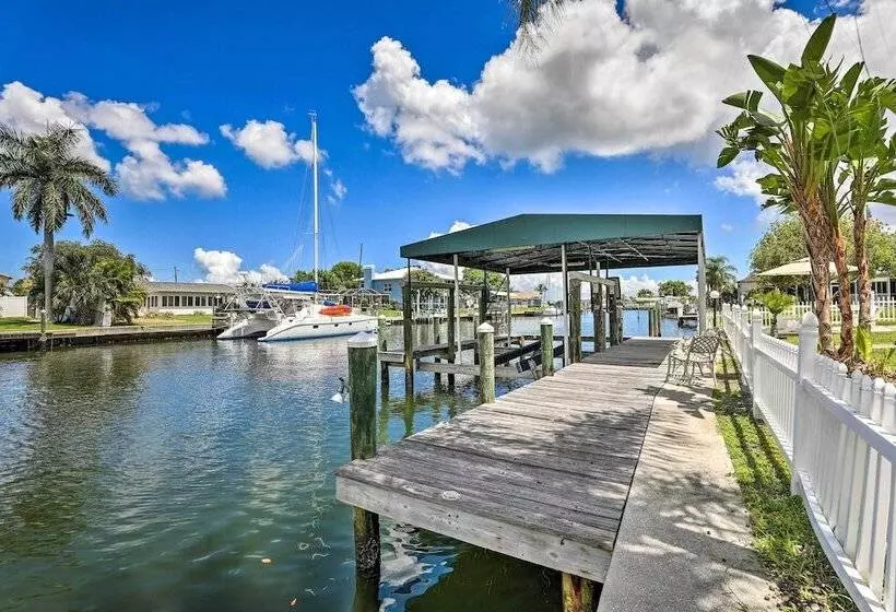 Stunning Palmetto Home W/ Boat Dock & Kayaks!